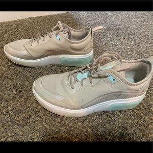 Women’s Nike Airmax